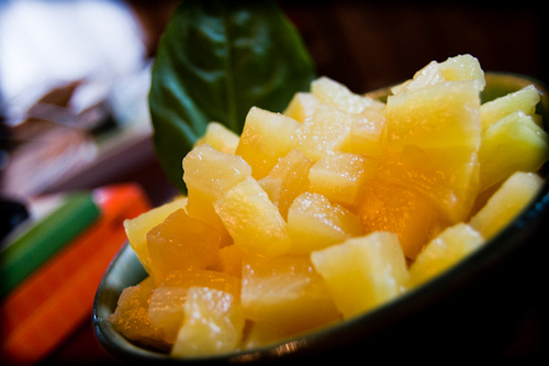 O abacaxi ajuda a emagrecer