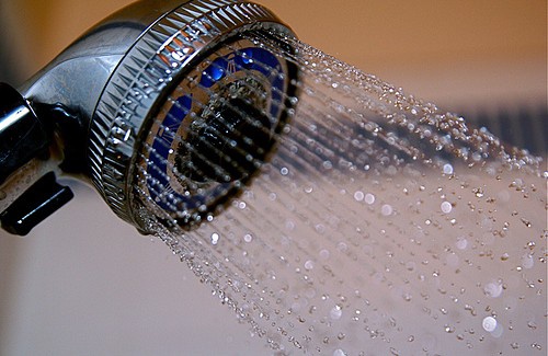 Conheça as vantagens de tomar um bom banho de água fria