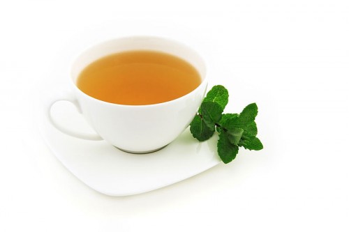 Propriedades do chá de hortelã, da digestão ao relaxamento