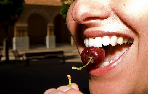 Dicas para ajudar a clarear os dentes