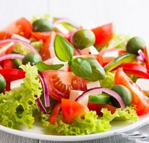 Coma uma salada para controlar a dieta