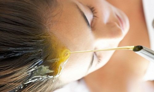Óleo de coco para melhorar a aparência do cabelo
