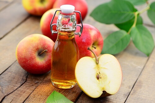 O vinagre de maçã pode atuar como removedor de manchas