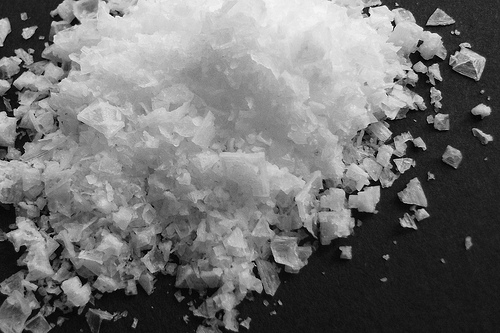 Sal marinho pode ajudar a combater os cálculos renais.