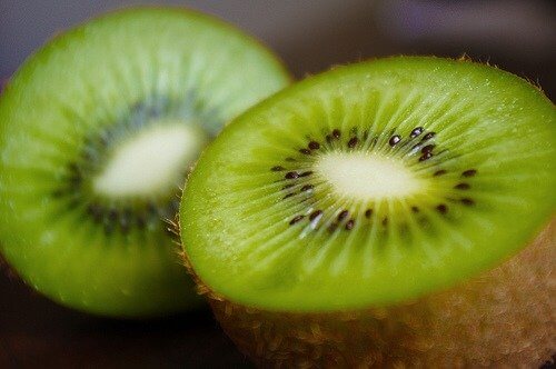 O kiwi é ideal para o preparo de sucos naturais saudáveis