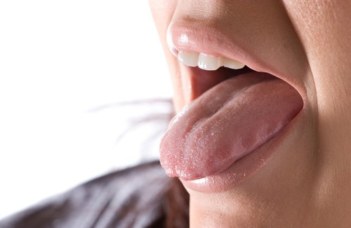 Por que sofremos de mau hálito e como tratá-lo naturalmente?