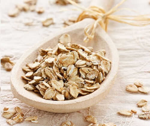 Consumir aveia pode ajudar a reduzir o nível de açúcar no sangue