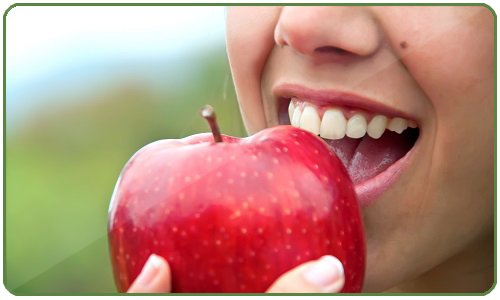A maçã é hipotensor, o que a torna uma aliado para reduzir a pressão arterial em casos de hipertensão.