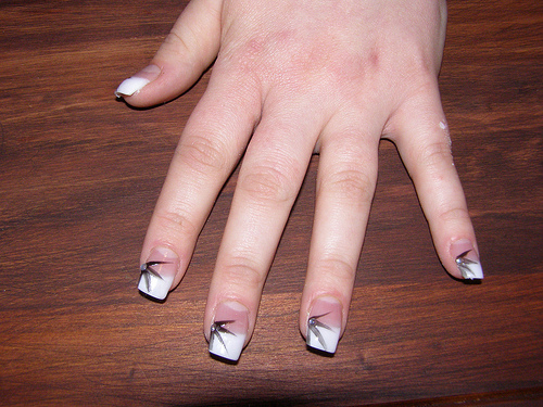 evitar unhas quebradiças