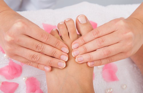 Cuidado com os pés: remédios caseiros que ajudarão