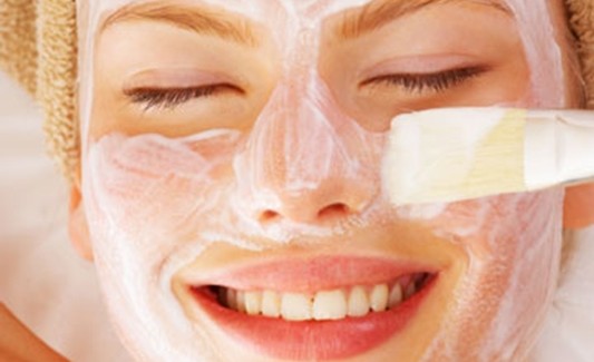 As 12 melhores máscaras faciais caseiras As 12 melhores máscaras faciais caseiras
