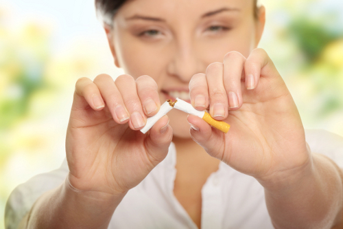 Parar de fumar imediatamente para limpar e fortalecer os pulmões