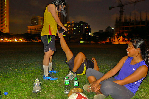 alongamento para evitar as câimbras