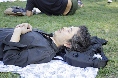 Posição de dormir "barriga pra cima"