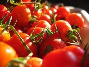 Os tomates agem como ótimos laxantes naturais