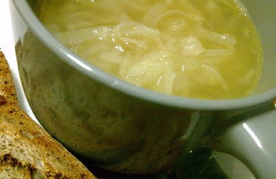 Cura de caldos de cebola para aliviar o rim