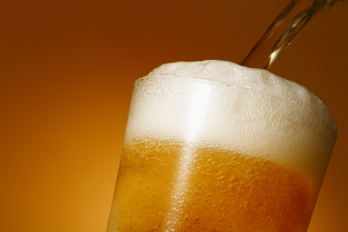 Evite bebidas alcoólicas para tratar a cistite