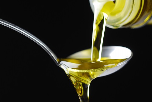 O azeite de oliva pode aliviar a dor no joelho