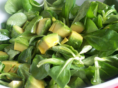 Comer mais abacate pode te ajuadar a emagrecer