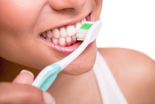 Escovação correta e como clarear os dentes