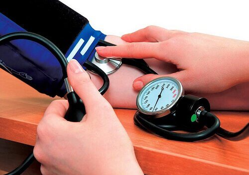 Entre os benefícios do magnésio está o fato de reduzir a pressão arterial