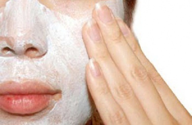 Por que devemos esfoliar a pele? Como fazer?