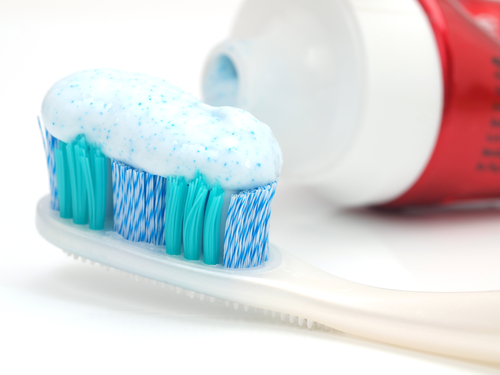 Escova de dente é um dos mais eficientes removedores de placa bacteriana