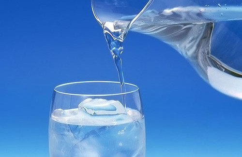 Beber pouca água acarreta em quais problemas?