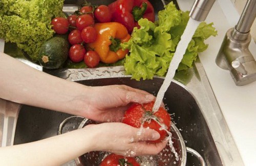 Lavar e desinfetar frutas e verduras