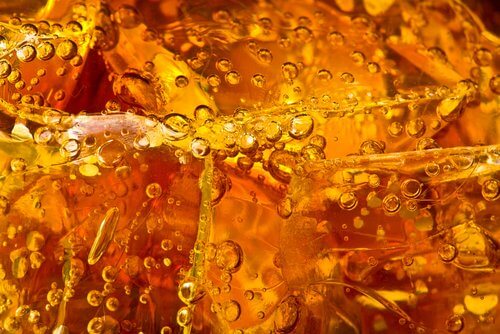 Os refrigerantes devem ser evitadas pelas pessoas que sofrem de cólon irritável