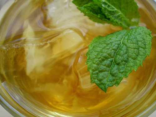 chá para o estômago desinchar