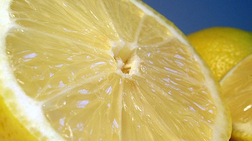 limão para aromatizar casa com cheiro agradável