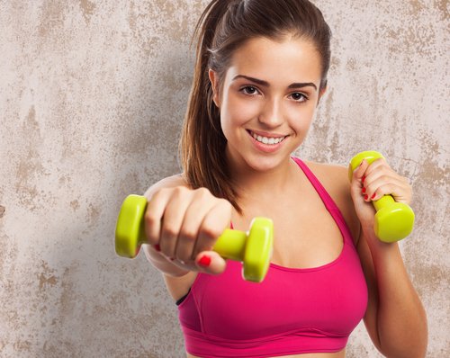 Praticar exercícios para desenvolver músculos pode ajudar a acelerar o metabolismo
