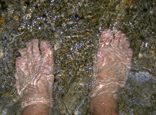 água fria ajuda a evitar as varizes