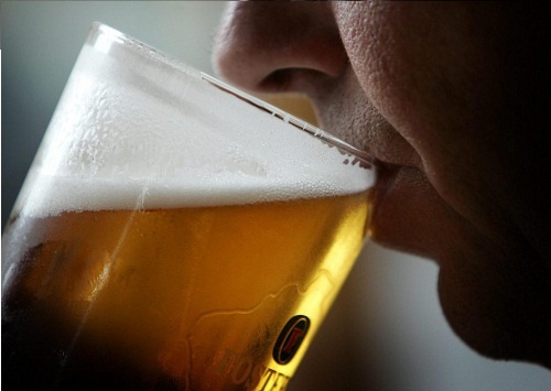 Benefícios da cerveja para a saúde e a beleza
