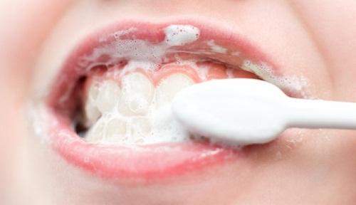Tratamentos naturais para cuidar dos dentes