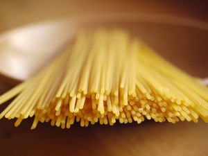 macarrão refeição barata