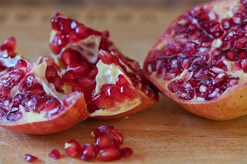 Romã: conheça os benefícios de comer está fruta