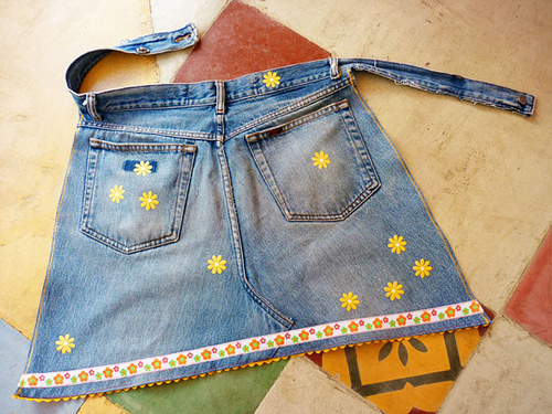 Avental feito de jeans velho