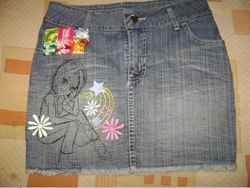 Minissaia feita de jeans velho