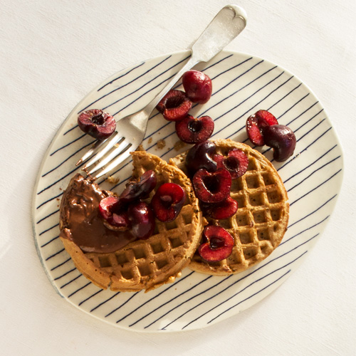 Waffles de cereja e chocolate