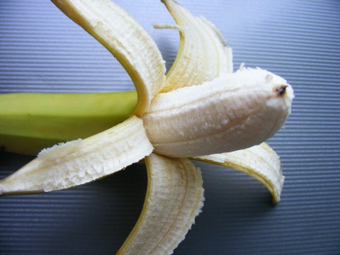 casca de banana para clarear os dentes