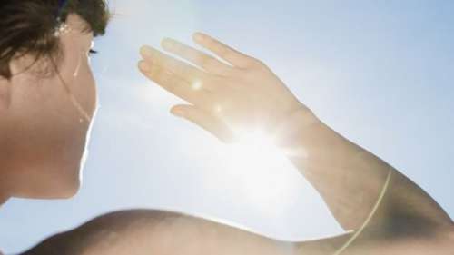Evitar o sol para reduzir rugas de expressão