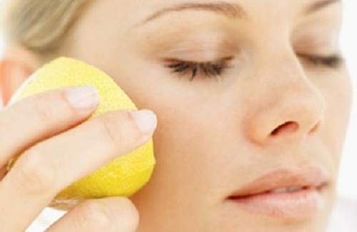 Mascara facial com usos do limão