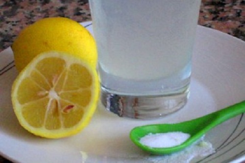 3 Opções deliciosas para tomar água com limão pela manhã 3 Opções deliciosas para tomar água com limão pela manhã
