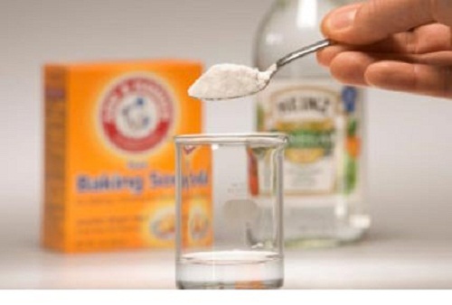 O bicarbonato de sódio pode ser utilizado na limpeza
