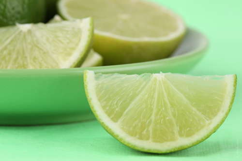 Comer limão pode acabar com o soluço