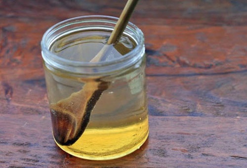 Água com mel para equilibrar o pH sanguíneo