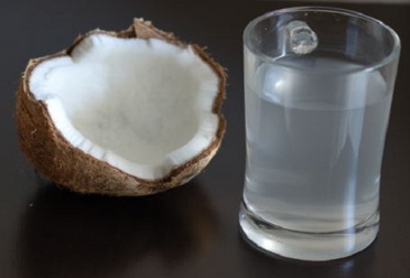 Isto é o que acontece com seu corpo quando você bebe água de coco