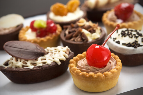 Comer doces em excesso pode causar celulite